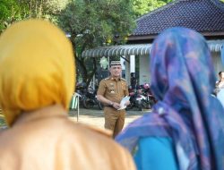 Wali Kota Metro Tekankan Keselamatan Petugas pada Pelepasan Tim Vaksinasi Rabies